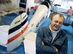 07.04.2004 KARASIEWICZ REPLIKI JUNGMANOW FOTO. PAWEL SOWA/ AGENCJA GAZETA
