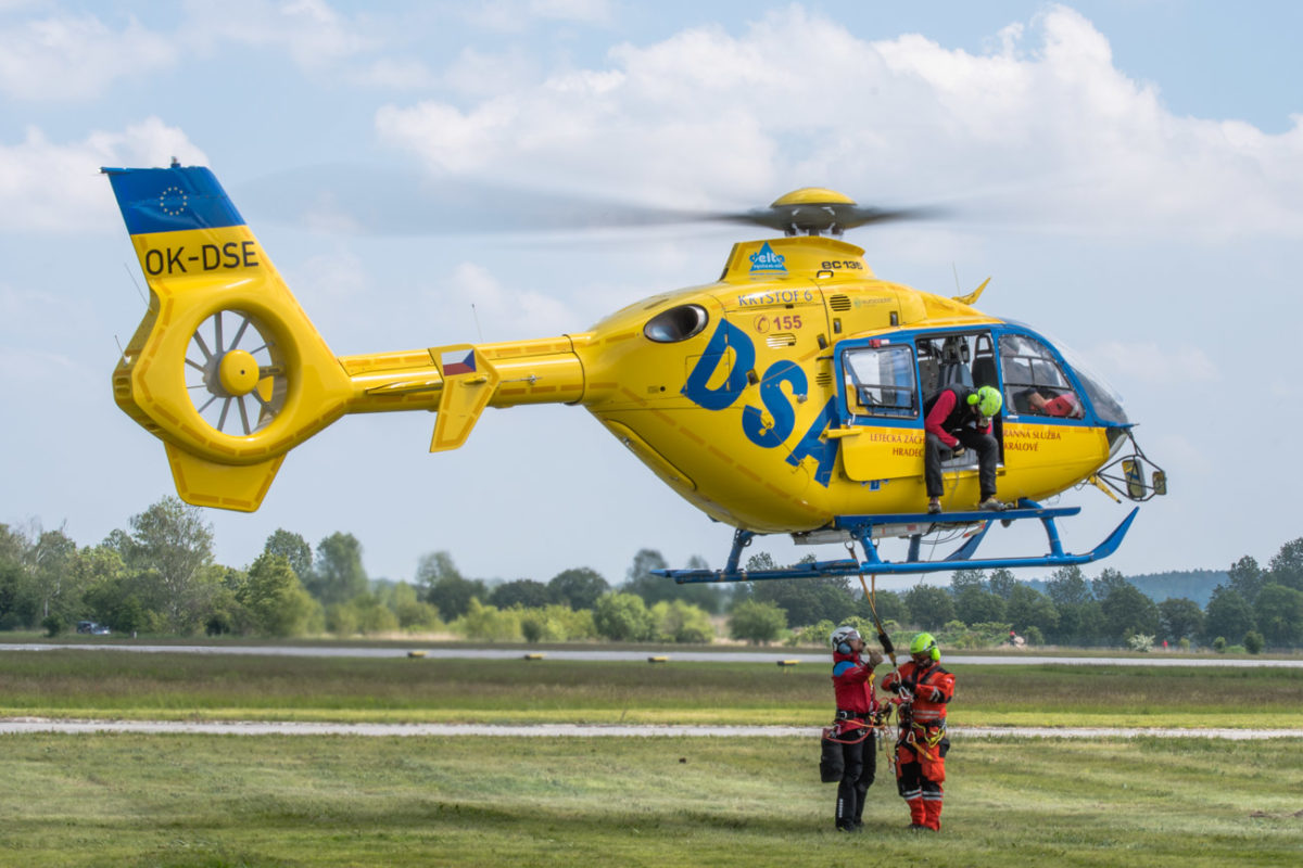 19maj_heli_hradec_1457