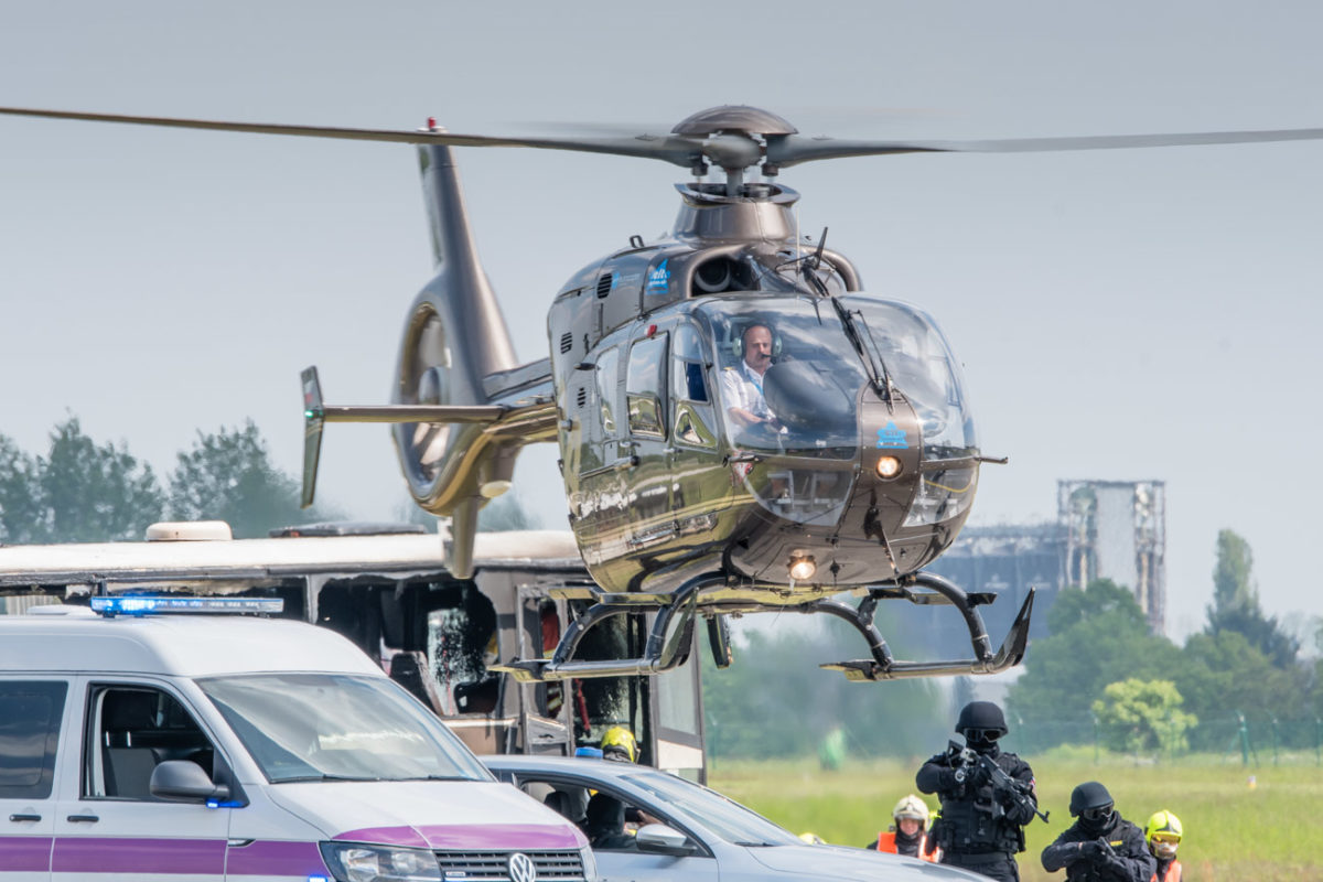 19maj_heli_hradec_3205