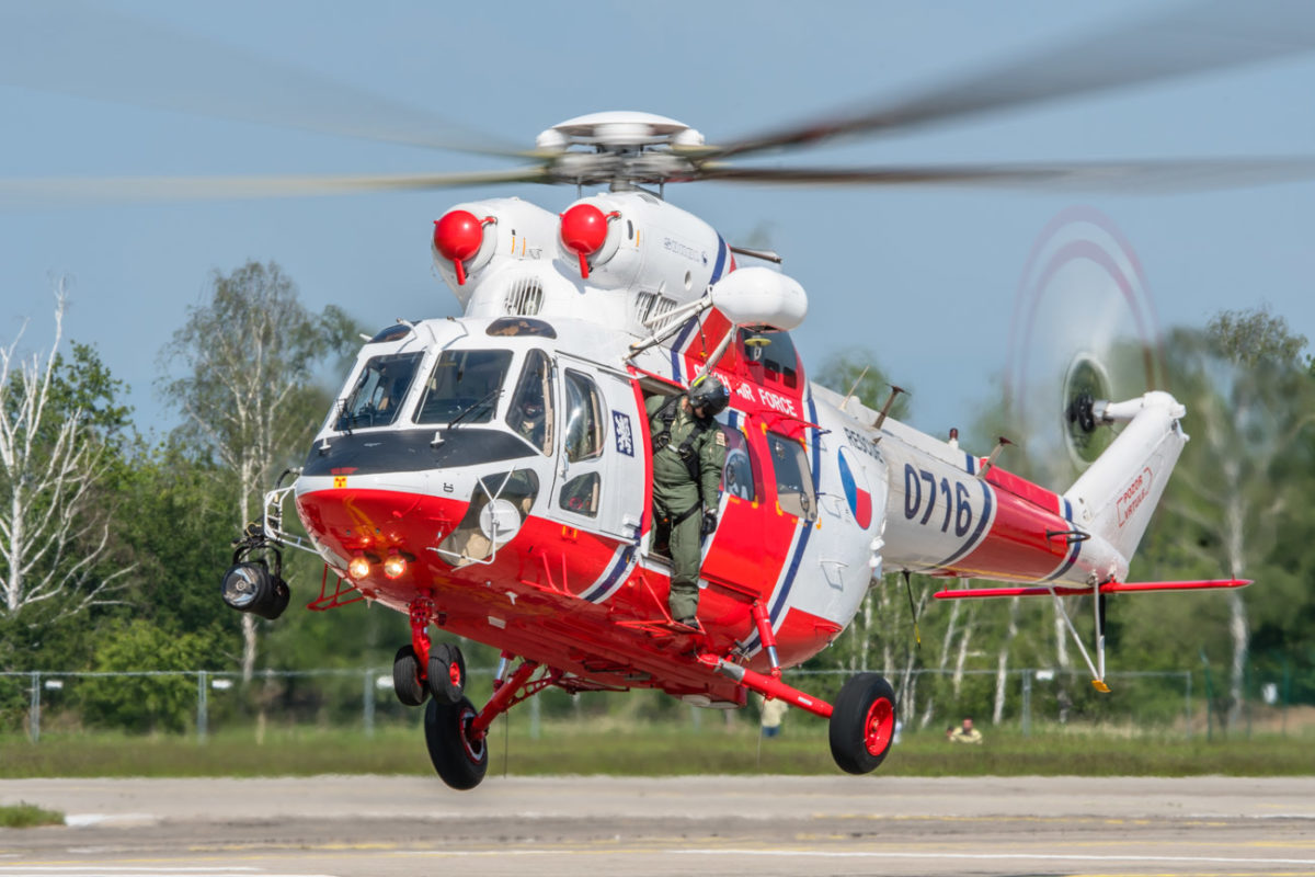19maj_heli_hradec_3815