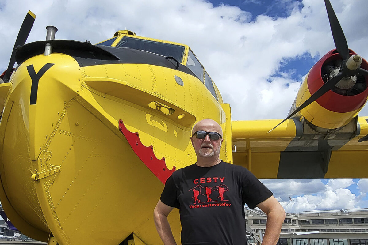 Przed samolotem Canadair CL-215 w Muzeum Lotnictwa i Astronautyki Le Bourget w Paryżu – VI’2022 r.